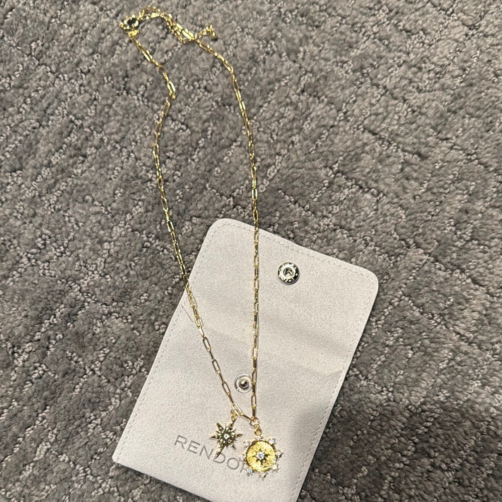 Gold Pendant Necklace